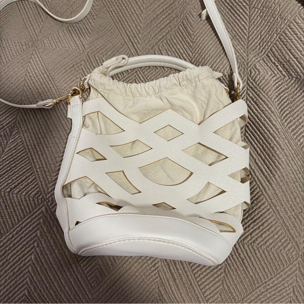 Benetton White Lattice Drawstring Bucket Bag - Women faux leather